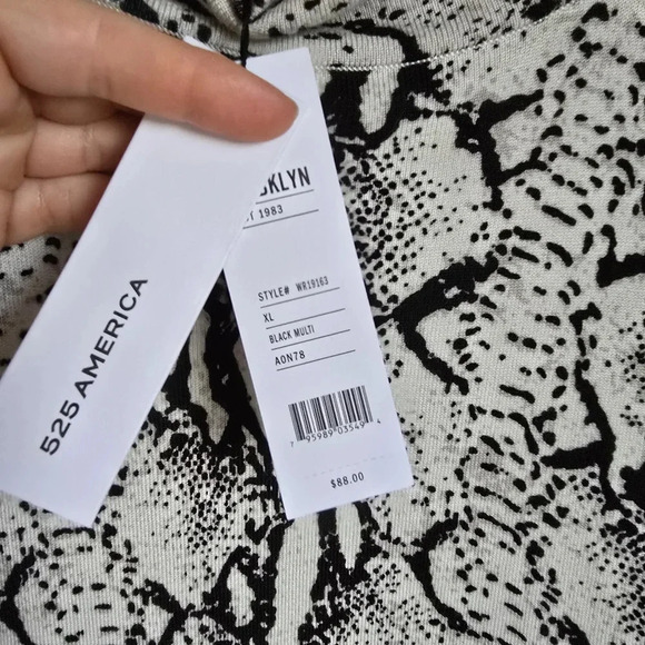 Revolve 525 America, New White Black Python Animal Print Mock Sweater Size XL - Picture 11 of 13